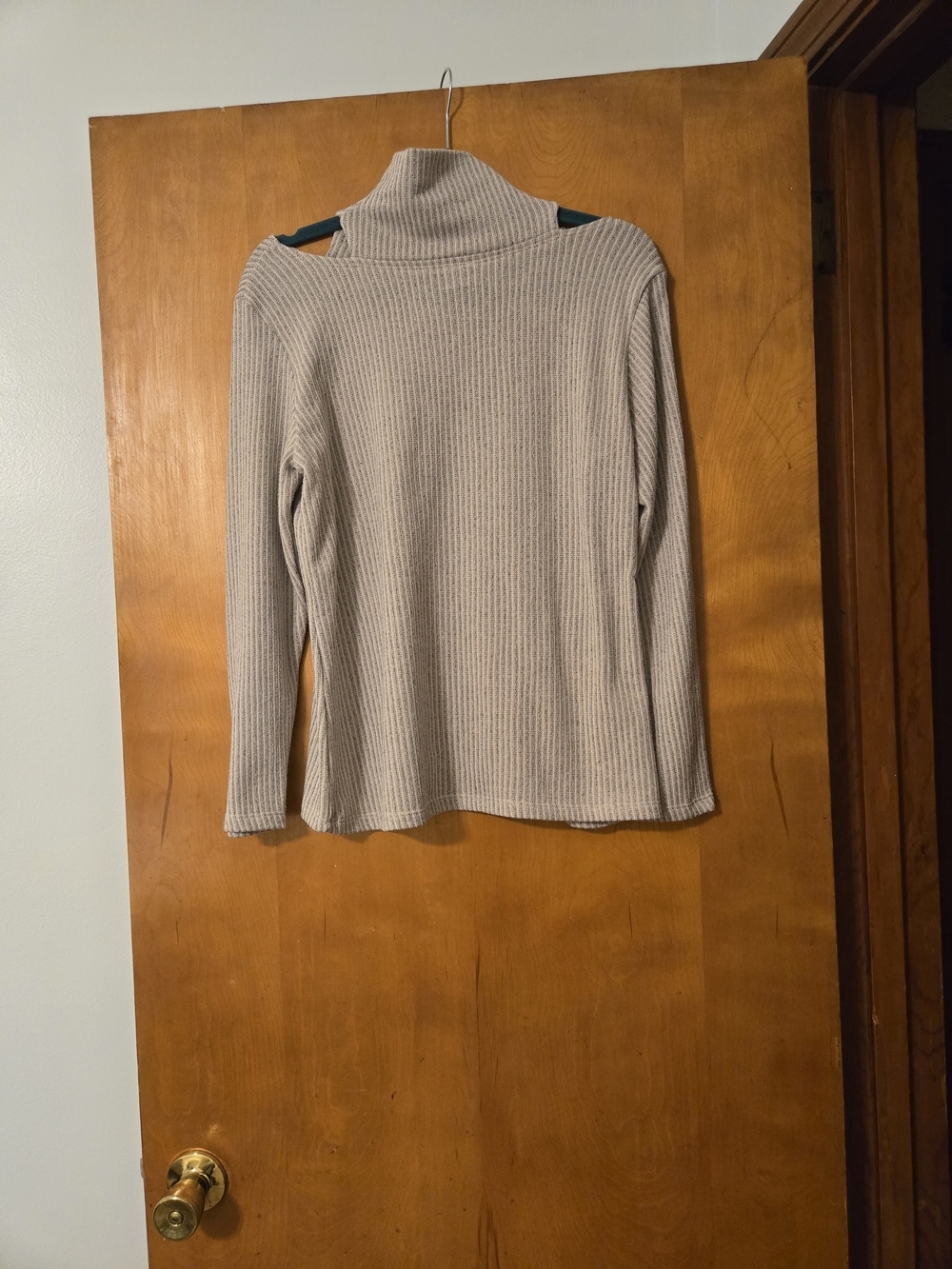 Clara Sun Woo Light Brown Cold Shoulder Turtleneck Long Sleeve Sweater Size L - Picture 2 of 4